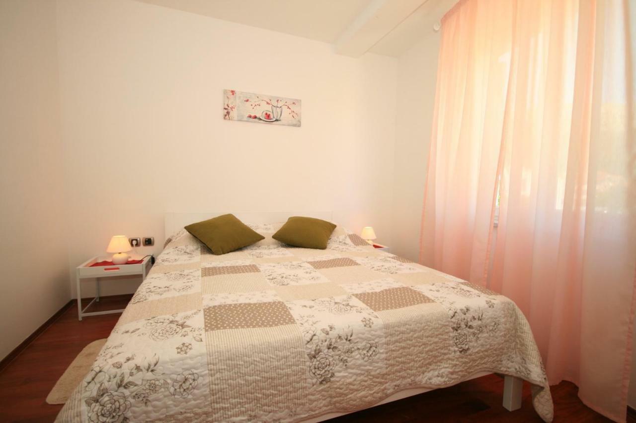 Apartment Mimoza 5, Baska, Krk Exterior foto